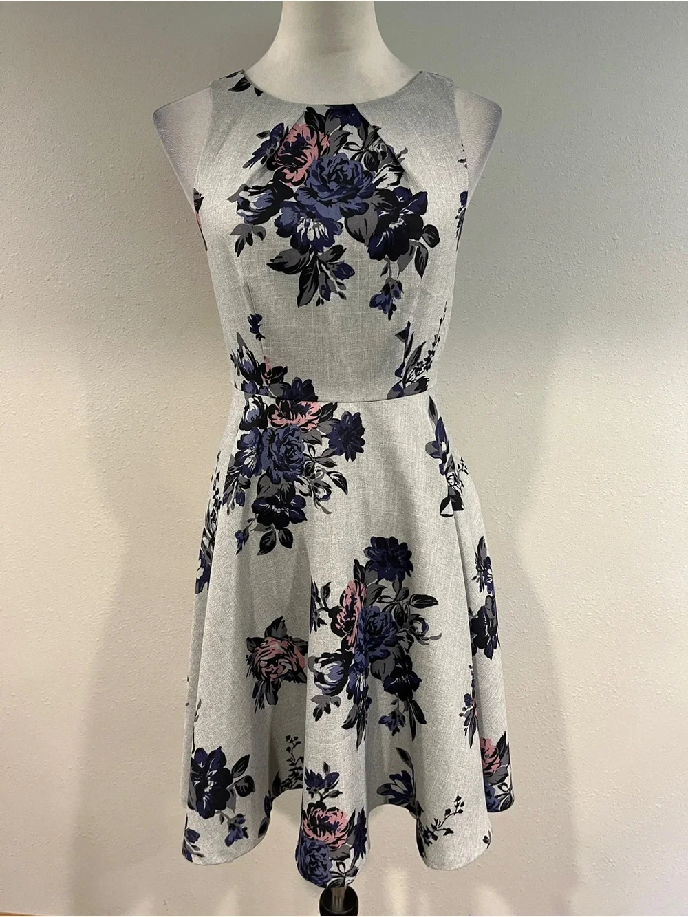 Elle Sleeveless Floral Fit-and-Flare mini Dress‎ size 2